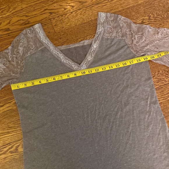 NWOT MD Tan Oversized See Through Lace Short Sleeve V Neck Shirt - Picture 6 of 10